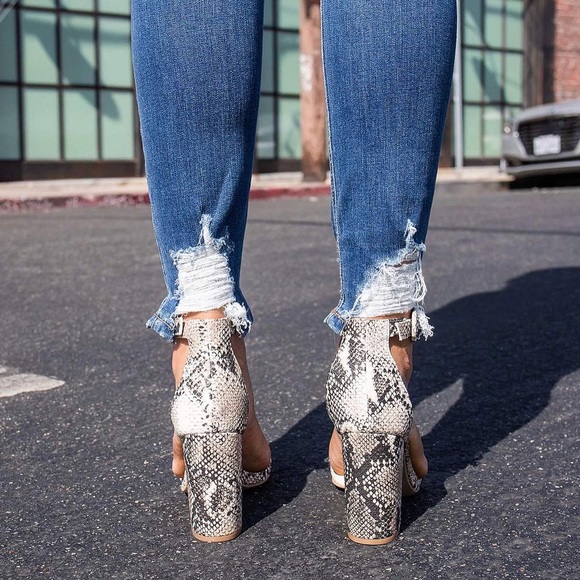 SNAKE OPEN TOE ANKLE STRAP CHUNKY HEEL - Picture 6 of 11